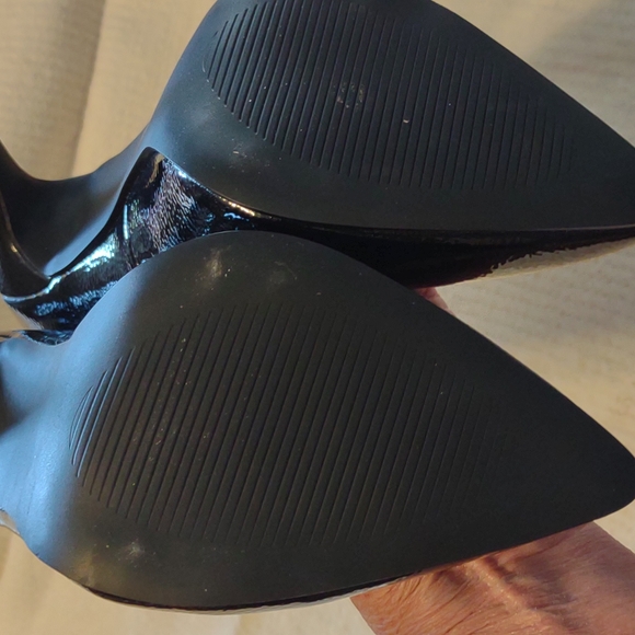 Shoes - Picture 5 of 5